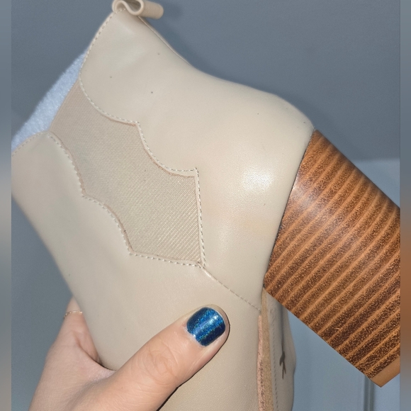 New in Box Splendid Magnolia Chelsea Bootie Khaki chunky heel size 8 ankle boots - Picture 12 of 13